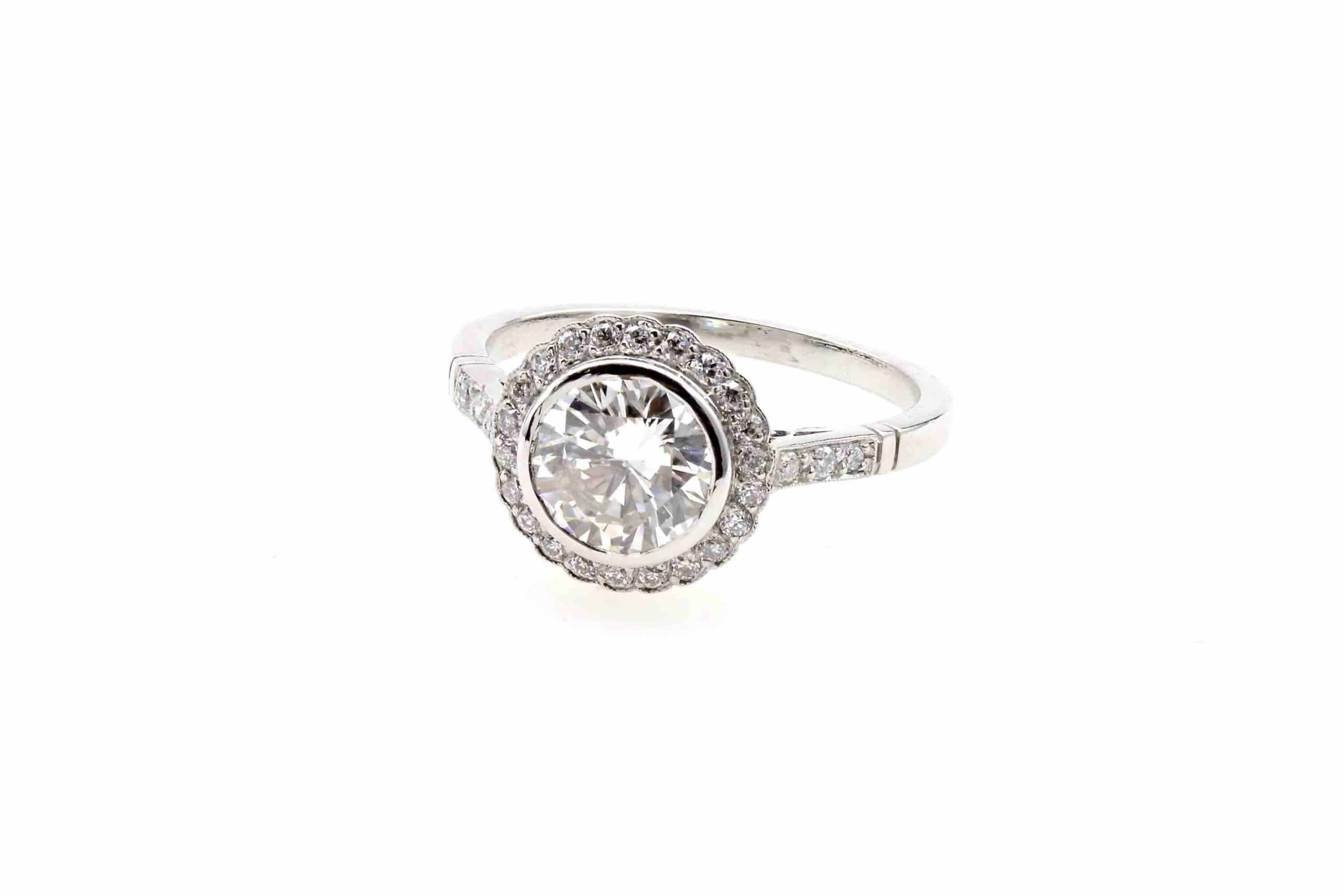 bague entourage diamants