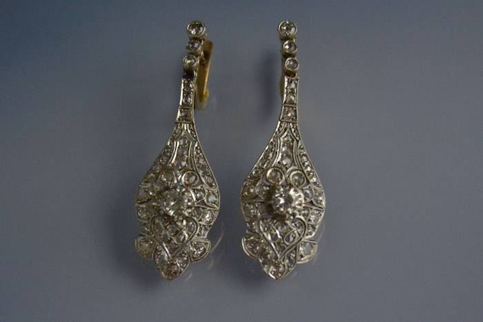 Boucles d'oreilles art déco or, platine et diamants