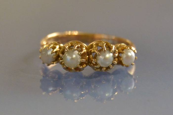 Bague ancienne perles