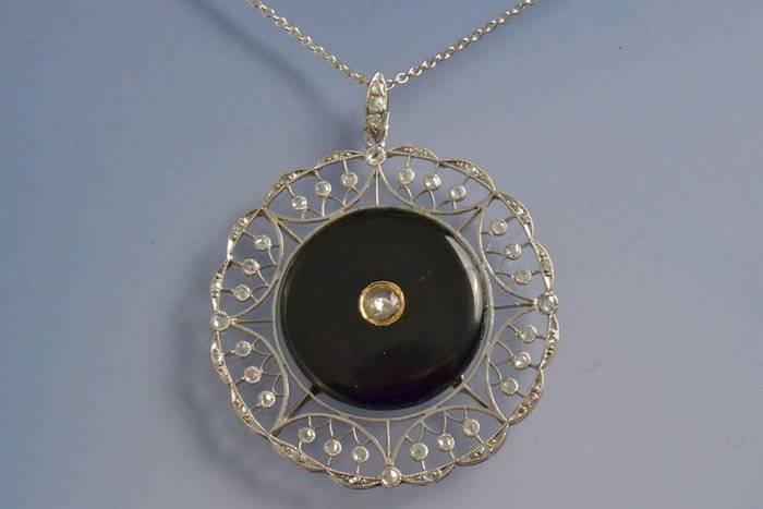 Collier et pendentif Art déco onyx et diamants