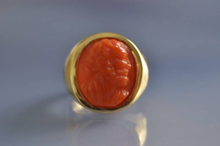Bague camée corail
