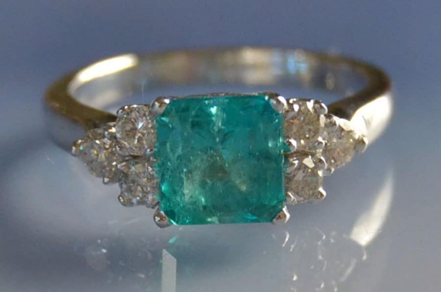 Bague emeraude moderne best sale